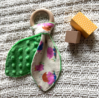 Playful Piggies Wooden Teething Ring | Crinkle Bunny Ears | Baby Sensory Toy | Natural Beech Wood Teether | Handmade Baby Gift
